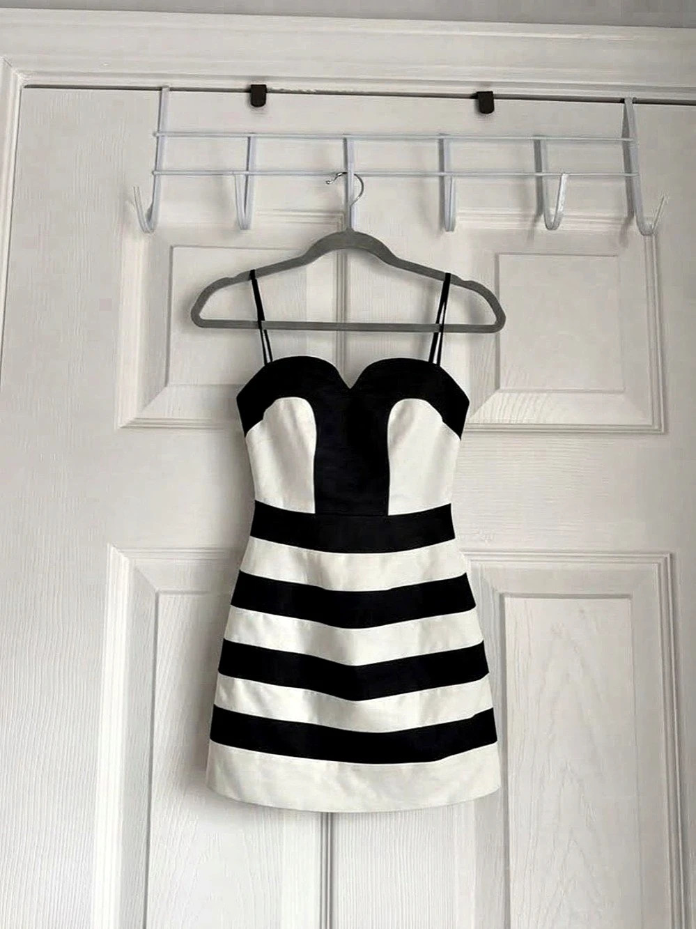 Laundry by Shelli Segal Striped Mini Dress in Black & White Size 0 Like New